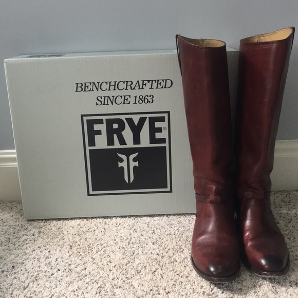 Lindsay Plate (Burnt Red) by The Frye Company - Picture 2 of 8